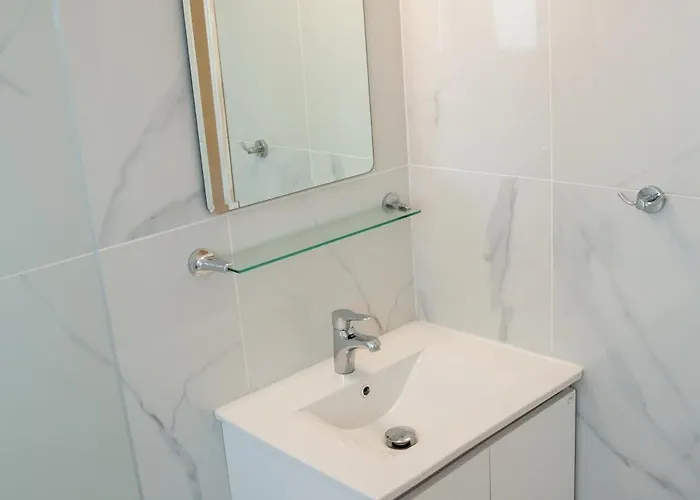 Modern 2bd Near Mall- Internet 1gbps アパート *