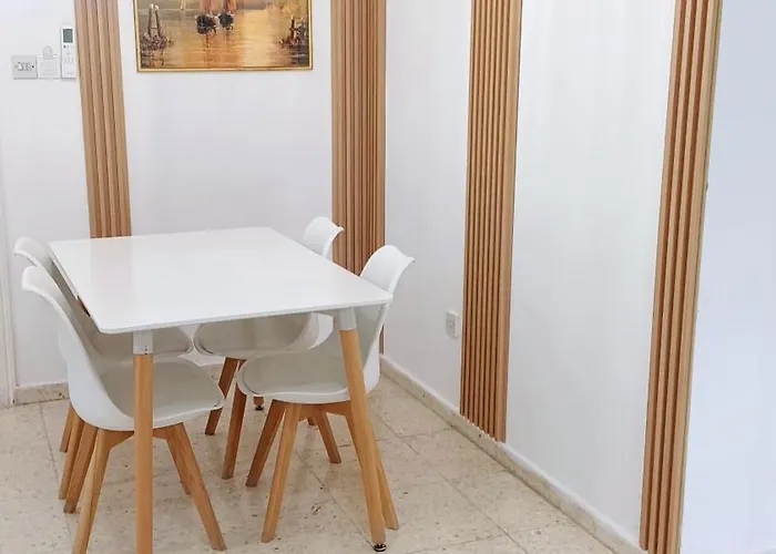 Modern 2bd Near Mall- Internet 1gbps アパート パ フォス