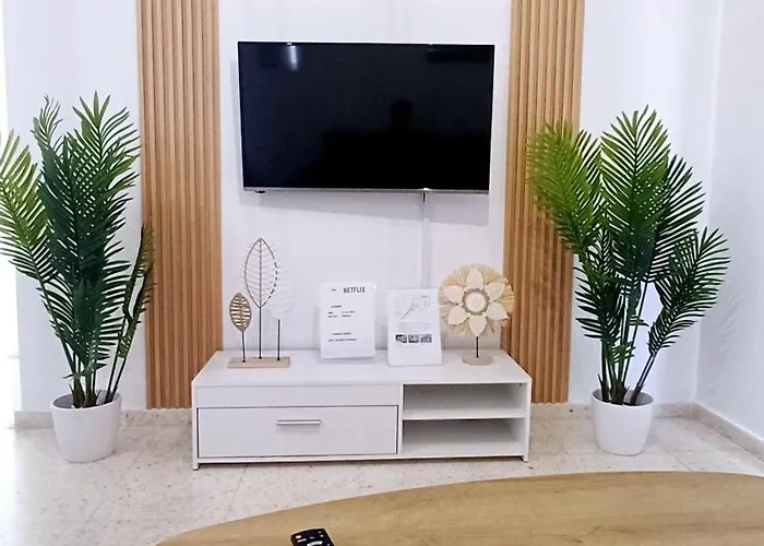 Modern 2bd Near Mall- Internet 1gbps *