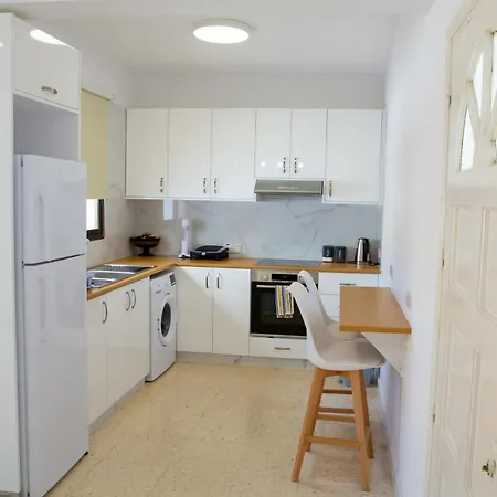 Modern 2bd Near Mall- Internet 1gbps Paphos