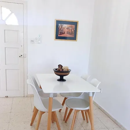 Modern 2bd Near Mall- Internet 1gbps Paphos