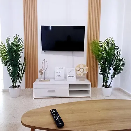 Modern 2bd Near Mall- Internet 1gbps *