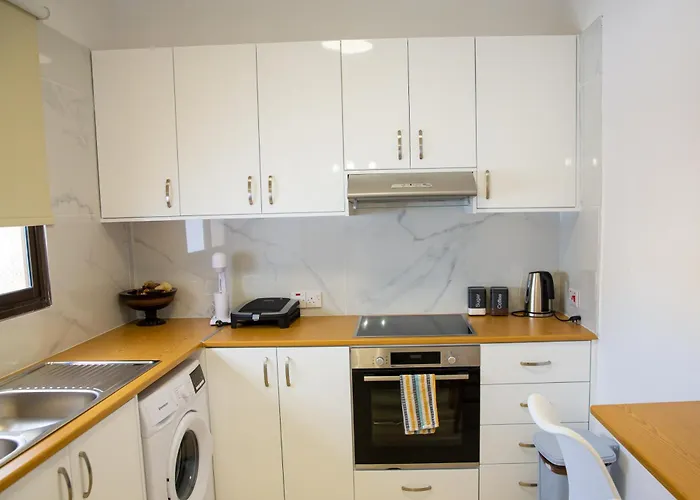 Modern 2bd Near Mall- Internet 1gbps Apartmán Paphos