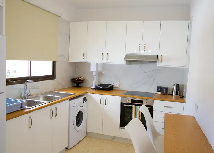 Modern 2bd Near Mall- Internet 1gbps Paphos