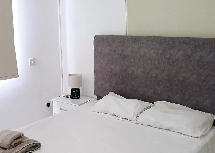 Modern 2bd Near Mall- Internet 1gbps Apartmán Paphos