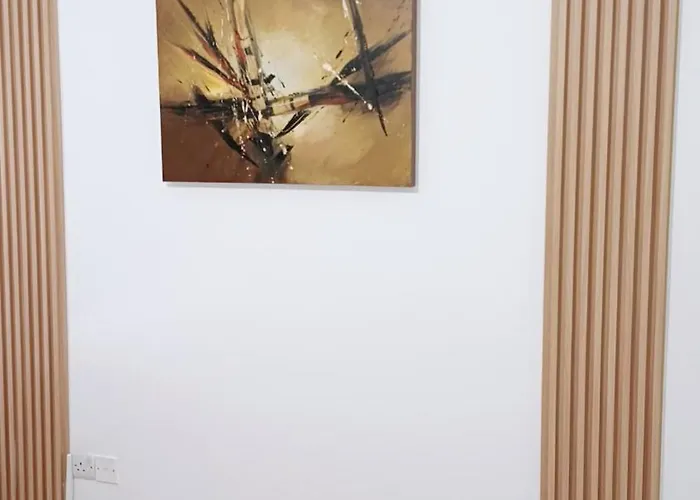 Modern 2bd Near Mall- Internet 1gbps *