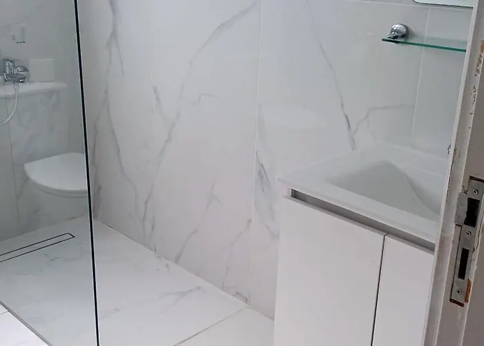 Apartmán Modern 2bd Near Mall- Internet 1gbps Paphos