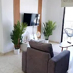 아파트 Modern 2bd Near Mall- Internet 1gbps *