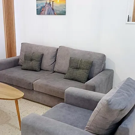 Modern 2bd Near Mall- Internet 1gbps Apartment Paphos