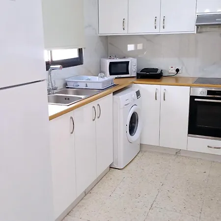 Modern 2bd Near Mall- Internet 1gbps Appartement